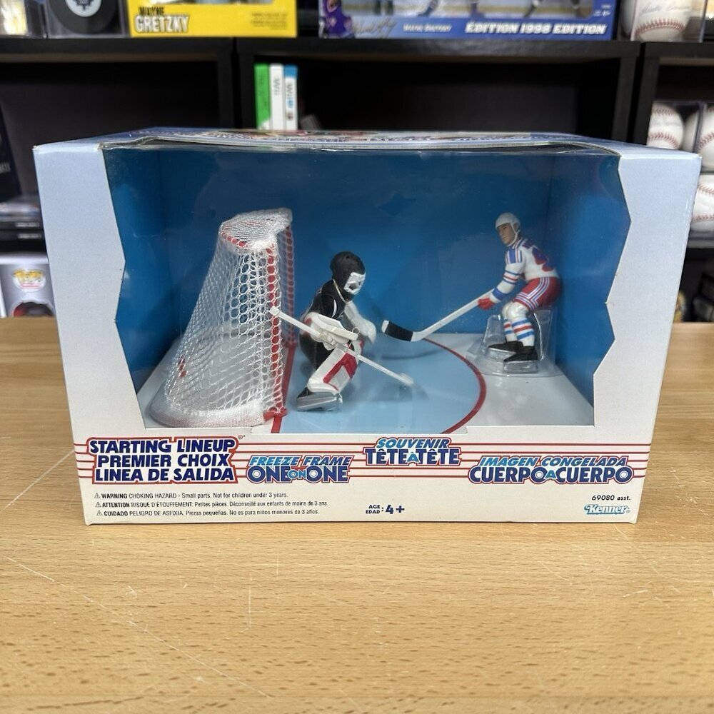 Starting Lineup Wayne Gretzky & Dominik Hasek Freeze Frame One on One Kenner